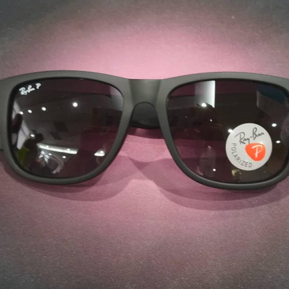 Ray-Ban RB4147 Polarized Square Sunglasses – Black Frame / Grey Lenses – Unisex